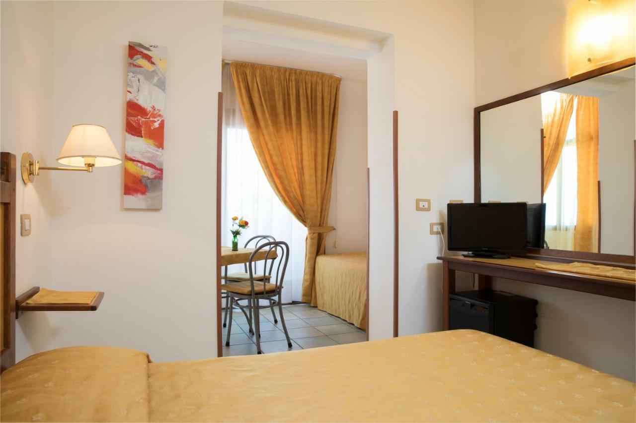 La Playa Hotel